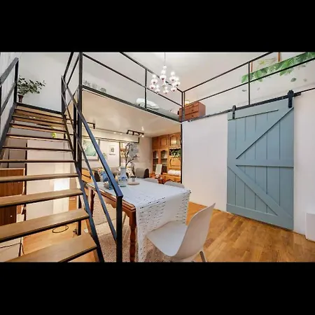 Homestay Uhome Park *
