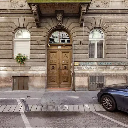 Uhome Park Homestay Budapest
